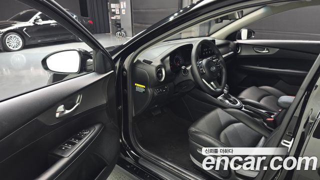 Kia K3 2019 — photo 10