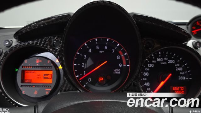Nissan 370Z 2018 — photo 11