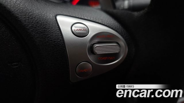 Nissan 370Z 2018 — photo 22