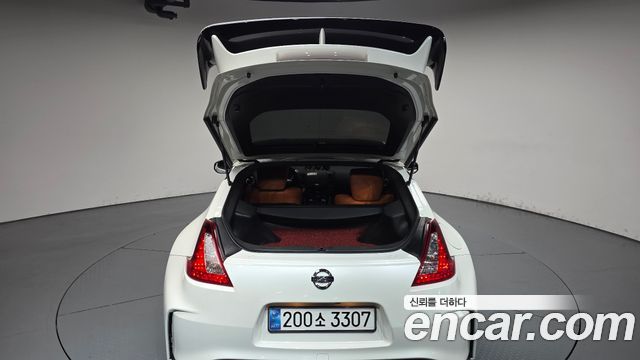 Nissan 370Z 2018 — photo 26