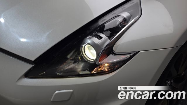 Nissan 370Z 2018 — photo 8