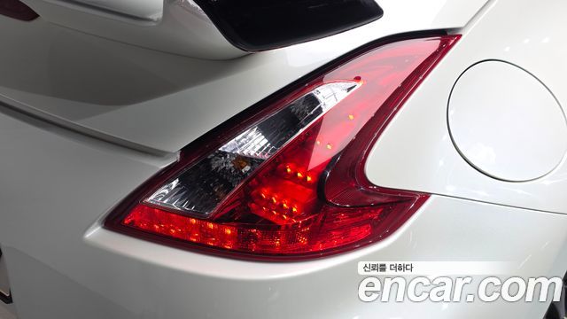 Nissan 370Z 2018 — photo 9