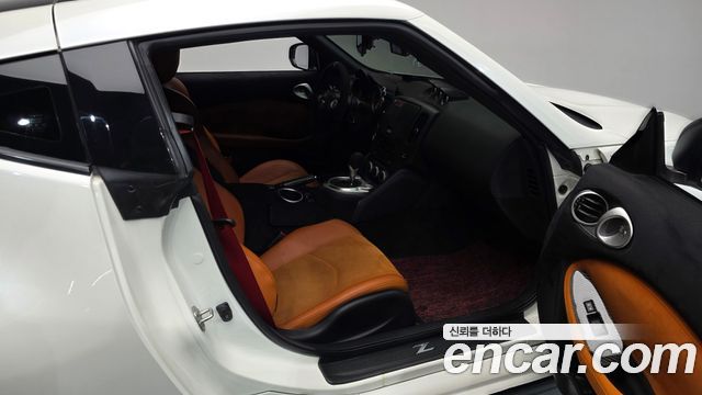 Nissan 370Z 2018 — photo 16