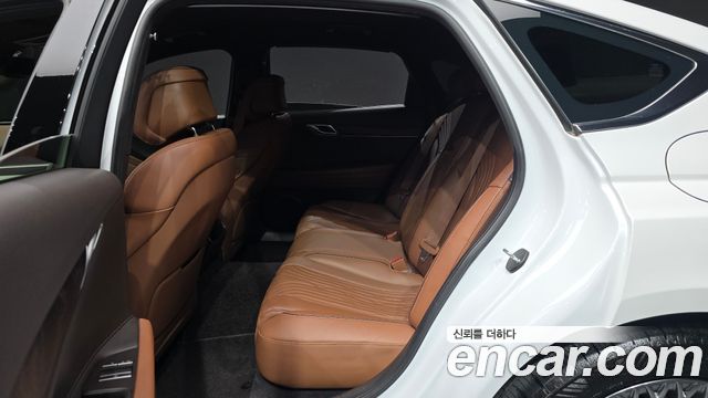 Genesis G80 2022 — photo 16