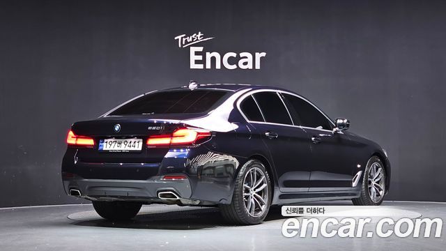 BMW 5-Series 2023 — photo 2