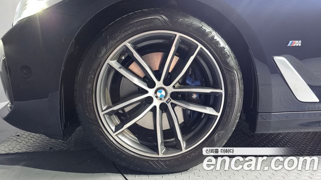 BMW 5-Series 2023 — photo 5