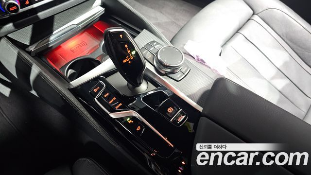 BMW 5-Series 2023 — photo 12