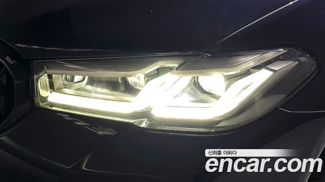 BMW 5-Series 2023 — photo 8