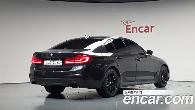 BMW 5-Series 2017 — photo 2