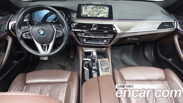 BMW 5-Series 2017 — photo 10