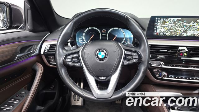 BMW 5-Series 2017 — photo 18