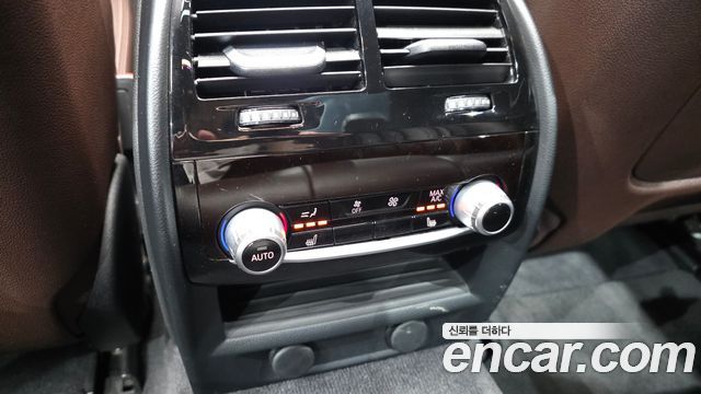 BMW 5-Series 2017 — photo 25