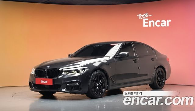 BMW 5-Series 2017 — photo 1