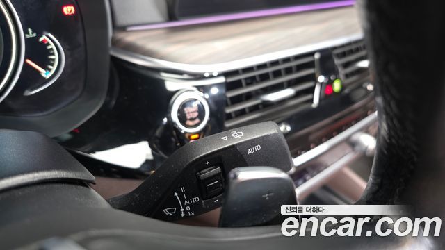 BMW 5-Series 2017 — photo 28