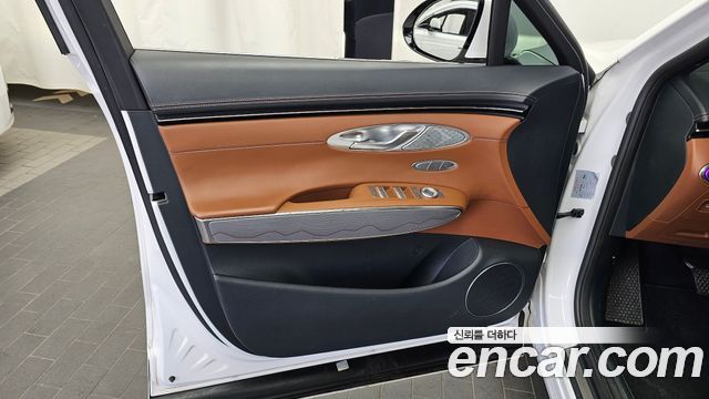 Genesis GV70 2021 — photo 14