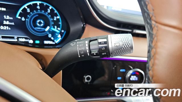 Genesis GV70 2021 — photo 29