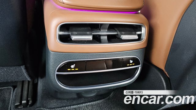 Genesis GV70 2021 — photo 35