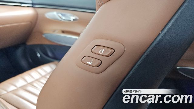 Genesis GV70 2021 — photo 37