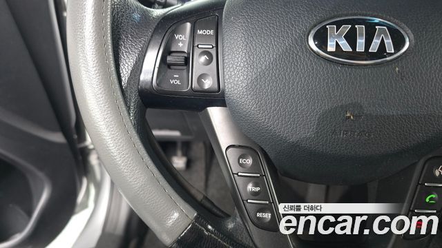 Kia K5 2013 — photo 24