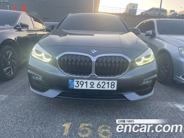 BMW 1-Series 2021 — photo 3