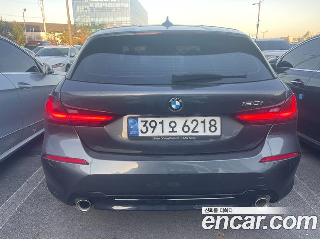 BMW 1-Series 2021 — photo 4