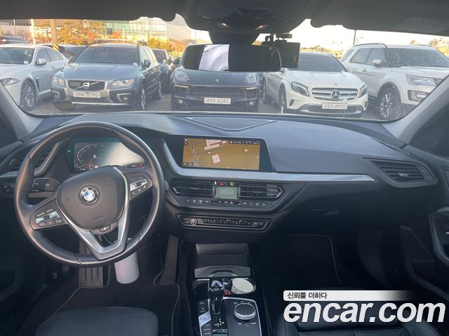 BMW 1-Series 2021 — photo 5