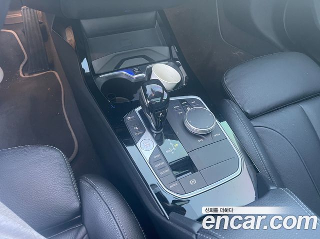 BMW 1-Series 2021 — photo 8