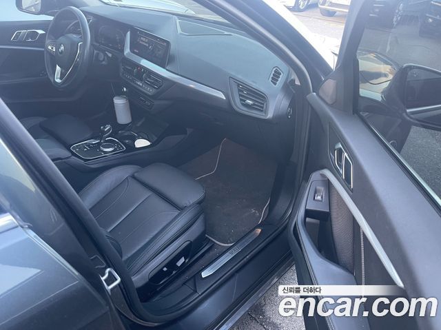 BMW 1-Series 2021 — photo 14