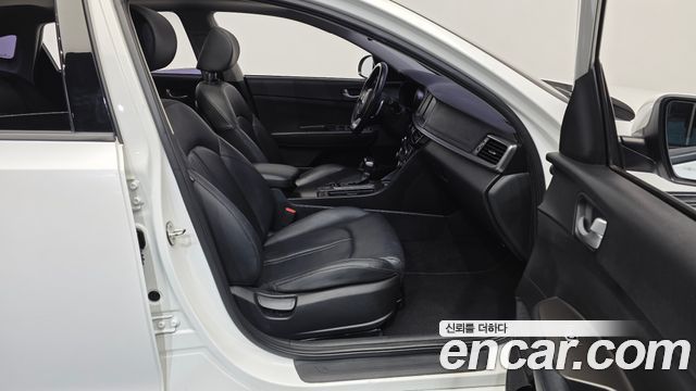 Kia K5 2019 — photo 17
