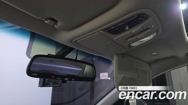 Kia K5 2019 — photo 24