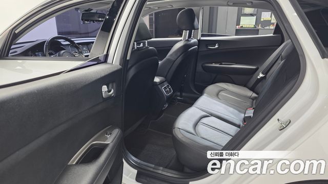 Kia K5 2019 — photo 16