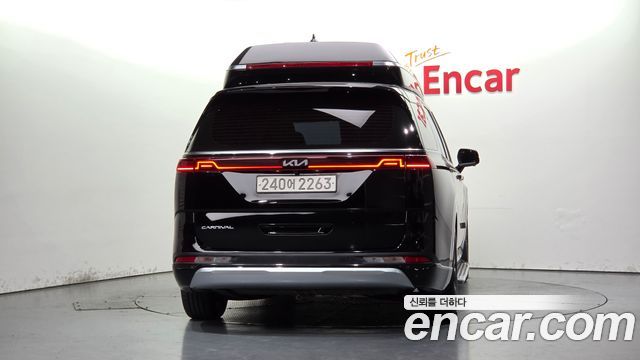 Kia Canival 2022 — photo 4
