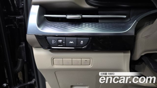 Kia Canival 2022 — photo 16