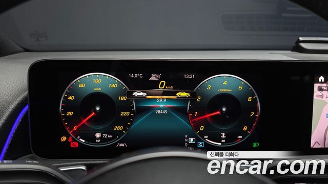 Mercedes-Benz GLB-Class 2020 — photo 11