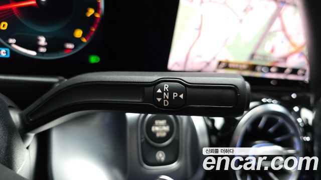 Mercedes-Benz GLB-Class 2020 — photo 12