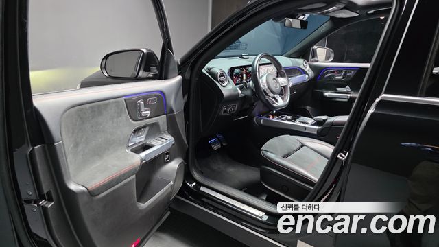 Mercedes-Benz GLB-Class 2020 — photo 13