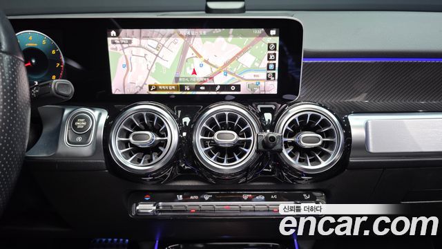 Mercedes-Benz GLB-Class 2020 — photo 19