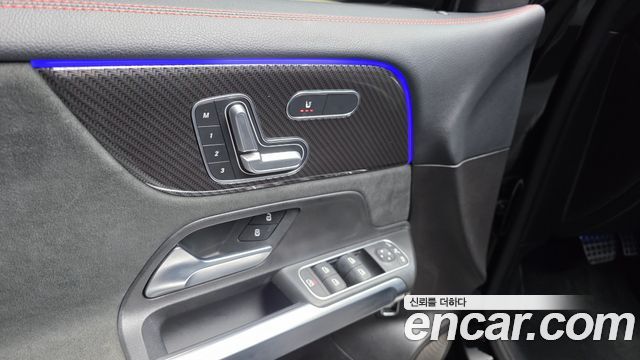 Mercedes-Benz GLB-Class 2020 — photo 24