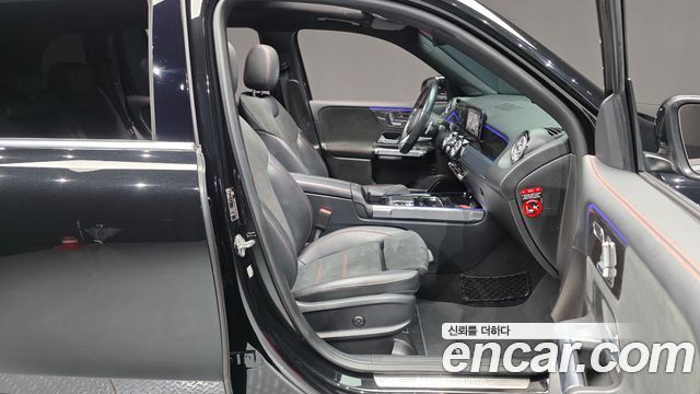 Mercedes-Benz GLB-Class 2020 — photo 16