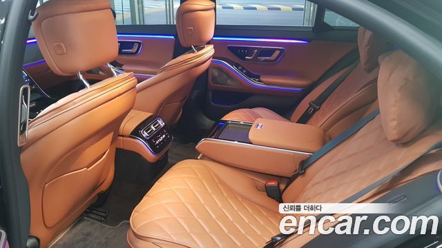 Mercedes-Benz S-Class 2023 — photo 10