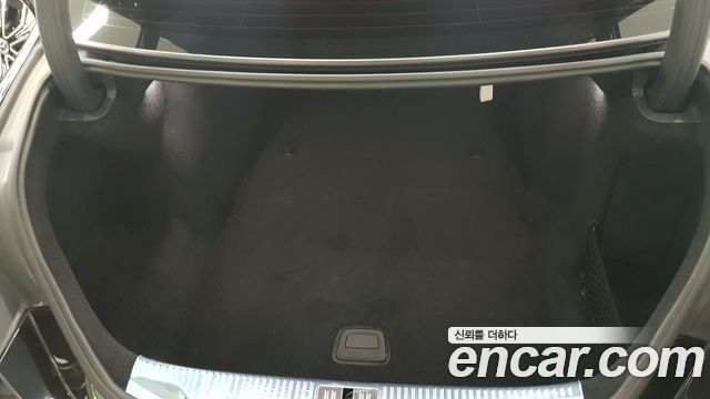 Mercedes-Benz S-Class 2023 — photo 11