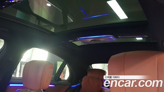 Mercedes-Benz S-Class 2023 — photo 12