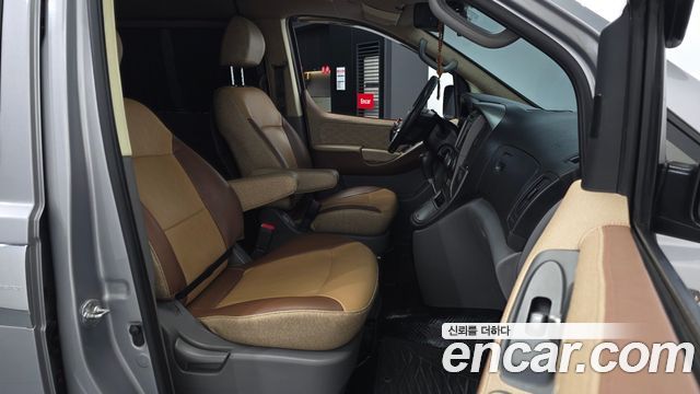 Hyundai Starex 2016 — photo 11