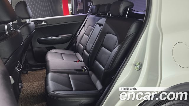 Kia Sportage 2018 — photo 16