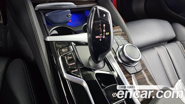 BMW 5-Series 2022 — photo 12
