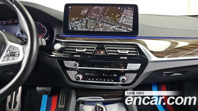 BMW 5-Series 2022 — photo 20