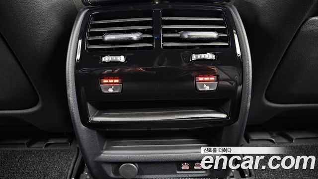 BMW 5-Series 2022 — photo 24