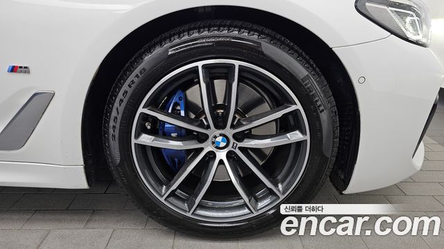 BMW 5-Series 2022 — photo 7