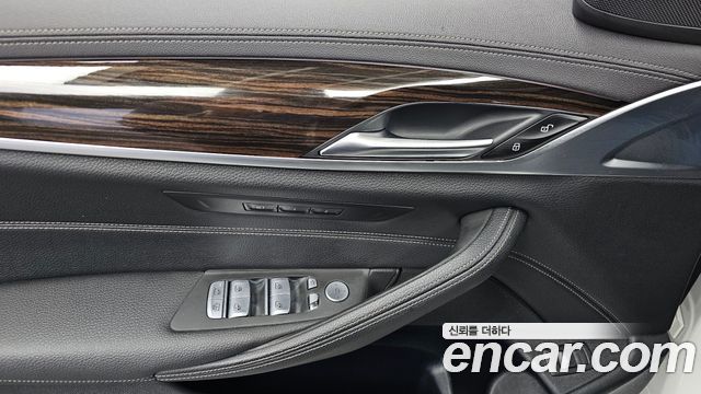 BMW 5-Series 2022 — photo 29