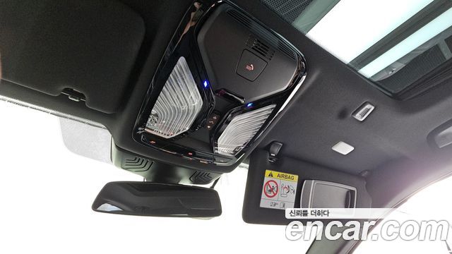 BMW 5-Series 2022 — photo 32